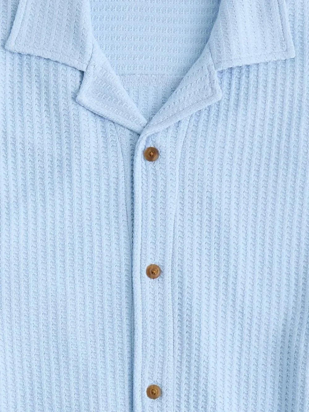 Short-sleeve textured camp shirt